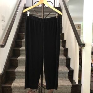 Chico’s size 2 black travelers crop pants.